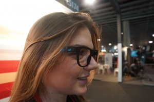 A woman with the WeOn Glasses on